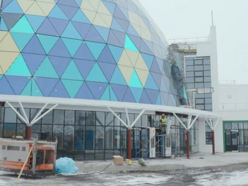Камчатского застройщика оштрафовали за нарушения при строительстве театра кукол  Арбитражный суд Камчатки признал законным постановление инспекции строительного надзора, которым ООО «Трест» оштрафовано на 90 тысяч рублей, сообщили РАИ «КАМЧАТКА-ИНФОРМ» в судебной инстанции.  В ходе проверки строительства нового здания камчатского театра кукол инспекция строительного надзора выявила серьезные нарушения. В частности, был построен проем в монолитной железобетонной стене, не предусмотренный проектной документацией, а также возведена металлическая перегородка вместо монолитной железобетонной противопожарной стены.  На основании этих нарушений в отношении ООО СЗ «Трест» вынесли постановление о назначении административного наказания в виде штрафа в размере 90 000 рублей. Общество обжаловало постановление в суд. Изучив ...  Читать на сайте: