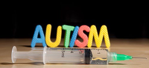 Вакцинация не приводит к развитию аутизма новый анализ ВОЗ Международная группа экспертов ВОЗ представила новый масштабный анализ подтверждающий отсутствие связи между вакцинацией и развитием аутизма Комитет провел всесторонний обзор изучив результаты 31 исследования проведенного за последние 15 лет в 19 странах Анализ охватил как вакцины с универсальными и альбумин антигенами так и общую взаимосвязь между любыми видами вакцин и риском аутизма По словам главы ВОЗ это первая подобная масштабная оценка с 2012 го и ее выводы полностью соответствуют результатам предыдущих экспертных обзоров 2002 2004 и 2012 годов Отмечается как и любые лекарства вакцины могут иметь побочные эффекты но аутизм к их числу не относится Вакцины жизненно необходимы они защищают не только детей но и взрослых от таких опасных инфекций как COVID 19 и грипп сказал генеральный директор ВОЗ Тедрос Аданом Гебреисус Подписаться на news24kg Связаться с админом news24kg admin