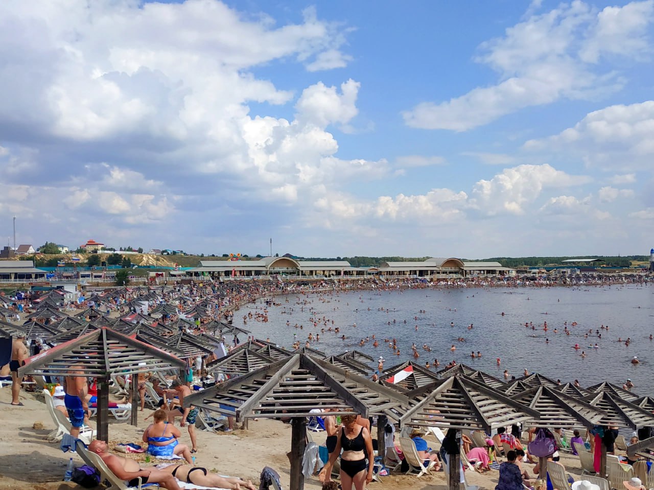 Курорт Соленые озера в Соль Илецке продлил сезон до 7 сентября Об этом сообщили в администрации С 1 по 7 сентября курорт будет работать ежедневно с 9 до 20 часов Попасть на территорию можно через входы с улиц Советской и Персиянова Подписывайся на UTV Оренбуржье