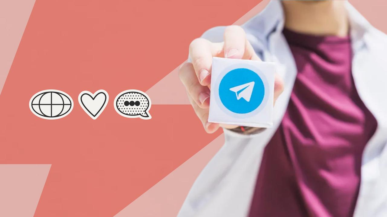 Telegram окончательно стал ключевой площадкой для бизнеса и маркетинга По данным исследования eLama и Telemetr 57 рекламодателей в Telegram представляют малый бизнес а 87 считают продвижение здесь эффективным Малый бизнес по прежнему закупает рекламу напрямую так делают 92 компаний в то время как крупные бренды активно осваивают Telegram Ads ботов и спецпроекты При этом 61 всех рекламодателей тратит до 50 тыс руб в месяц а более полумиллиона рублей только 6 Регулярно размещают рекламу 63 средних и 71 крупных компаний Интерес к площадке вырос на фоне блокировок зарубежных соцсетей Особенно быстро растет сегмент микро и нано каналов до 20 тыс подписчиков их наиболее эффективными считают 46 рекламодателей Для малого бизнеса это возможность говорить с аудиторией напрямую без агентств и лишних затрат Инк медиа для предпринимателей