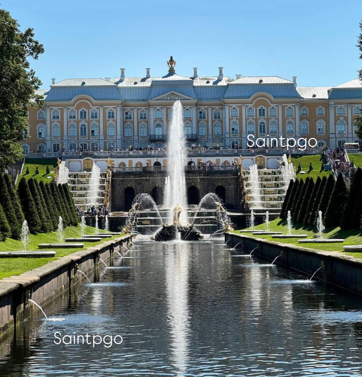 В Петергофе завершился сезон фонтанов последний день их работы был 4 ноября С 5 ноября вход в Нижний парк стал бесплатным а музеи перешли на зимний режим Впервые павильон Катальной горки теперь открыт и по будням Фонтаны в этом году работали дольше обычного Сейчас парк готовят к весне ремонтируют трубы высаживают более 185 тыс луковиц и проводят обрезку деревьев Подписаться на канал жми тут Прислать новость спб питер петербург