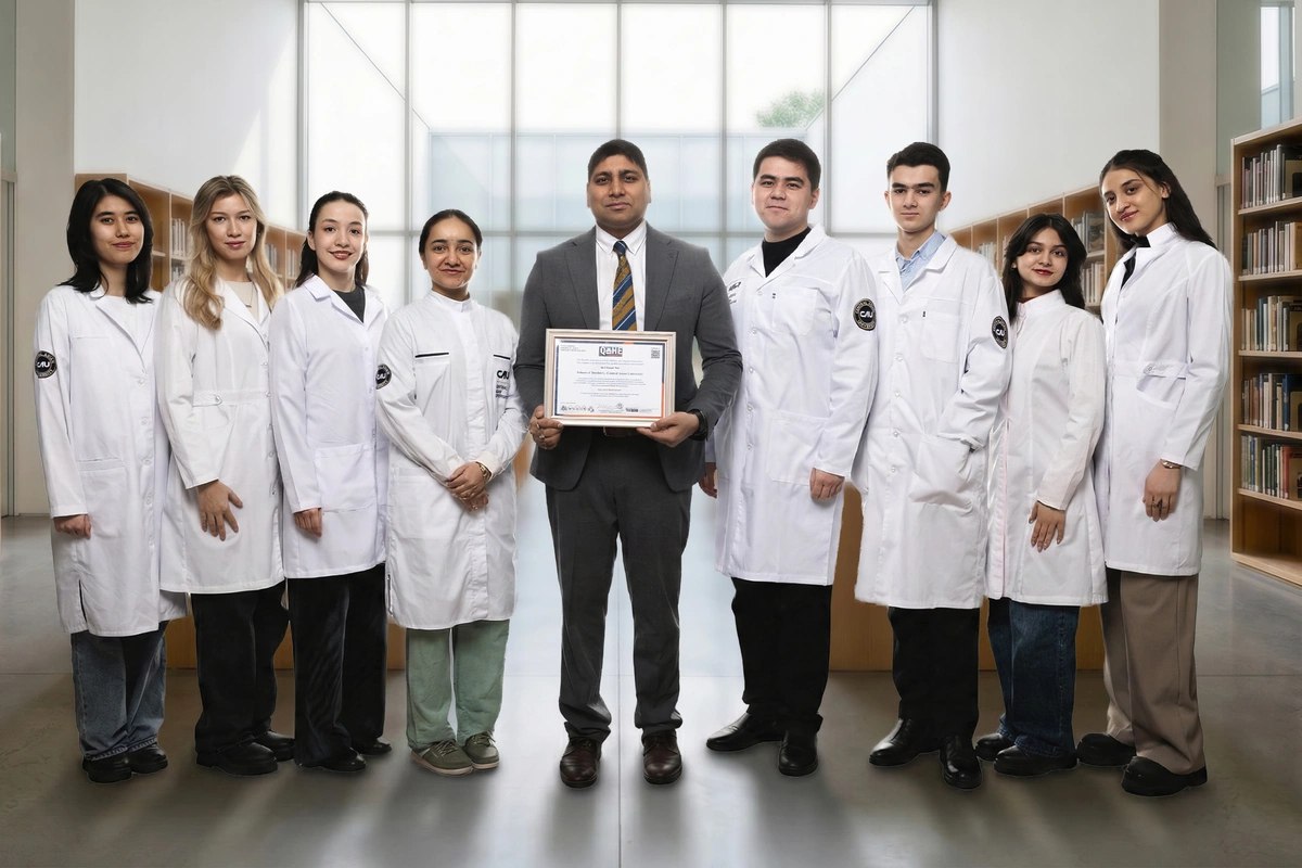 По итогам всесторонней экспертной оценки качества образования и институционального развития школе стоматологии Central Asian University была присуждена полная международная аккредитация Решение было принято по результатам многоуровневой экспертизы проведённой Аккредитационным комитетом по обеспечению качества в довузовском и высшем образовании QAHE реклама www gazeta uz ru 2026 01 30 cau