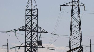 Президент Беларуси Александр Лукашенко подписал закон о ратификации договора между Беларусью и Россией о формировании объединенного рынка электрической энергии Союзного государства Международным договором закрепляются правовые основы формирования функционирования и развития объединенного рынка электроэнергии Союзного государства состав субъектов их права и обязанности а также порядок взаимодействия участников при купле продаже электрической энергии