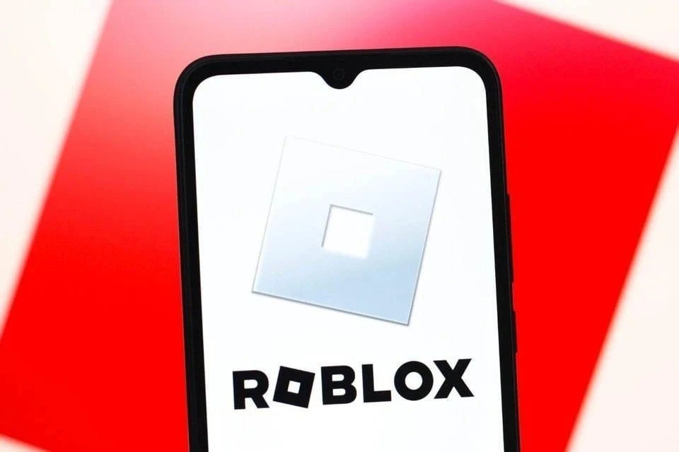 Блокировку с Roblox в ближайшее время не снимут Оснований для разблокировки платформы сейчас нет заявили в Роскомнадзоре Очень популярную среди детей и подростков игру заблокировали в РФ в начале декабря прошлого года Причина распространение материалов экстремисткой направленности и пропаганды ЛГБТ тематики заявили в ведомстве признано экстремистским и запрещено в РФ Подписаться на truekpru Читать нас в MAX