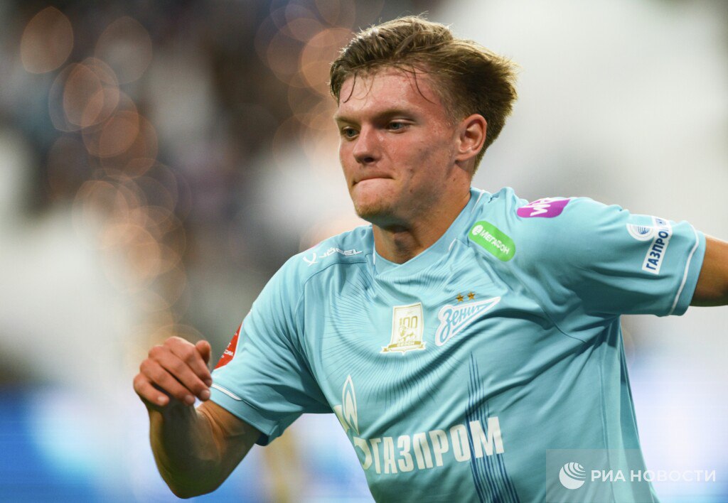 Молодой талант из Зенита получил тяжелую травму Вадим Шилов порвал кресты на тренировке об этом сообщил клуб в своем Telegram канале На счету 17 летнего футболиста восемь игр за основу в которых он дважды отличился Подписывайтесь на РИА Новости Спорт в MAX