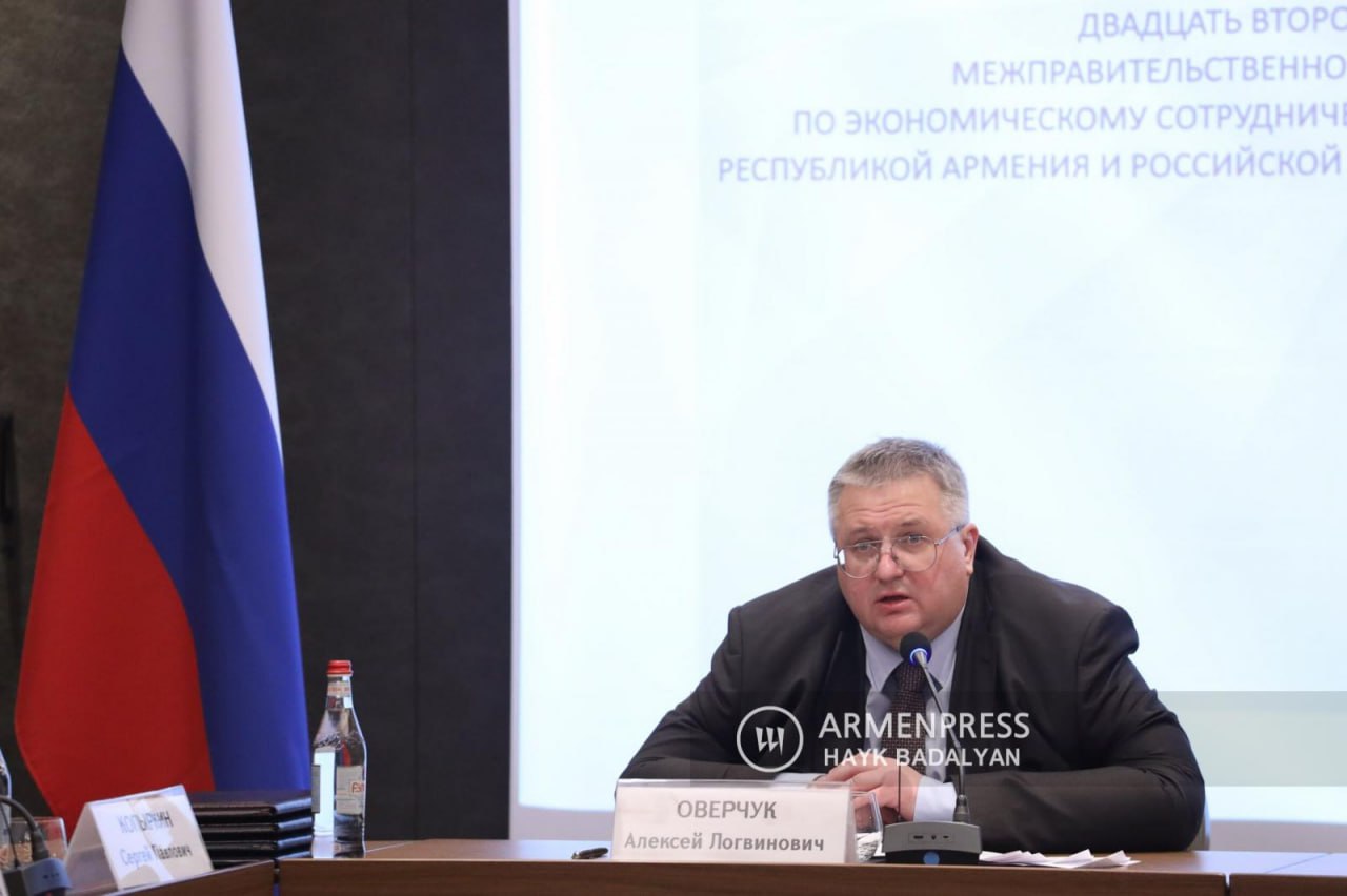 Россия готовит письмо Армении о противоречии норм сближения Еревана с ЕС и правил Евразийского экономического союза. Об этом заявил вице-премьер России Алексей Оверчук, отвечая на вопрос ТАСС. «Россия готовит письмо Армении о противоречии новых норм сближения с ЕС и правил Евразийского экономического союза», — заявил вице-премьер России.