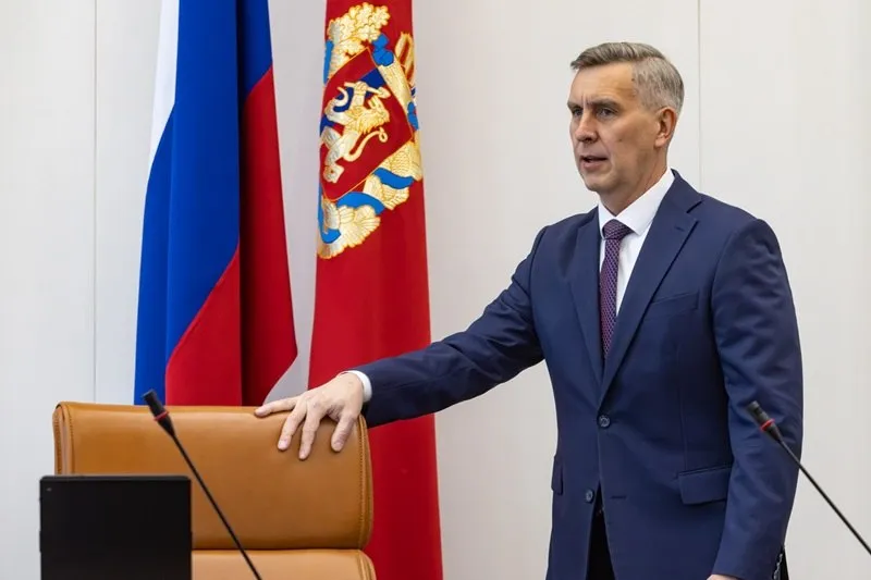Сессия Заксобрания доклад Марка Денисова и новая потеря в депутатских рядах  В ходе апрельской сессии депутаты Законодательного собрания Красноярского края рассмотрели 37 вопросов среди которых выделялись ежегодный доклад уполномоченного по правам человека а также очередные проводы законотворца на руководящую должность Подробнее на Бабре красноярск kras 24