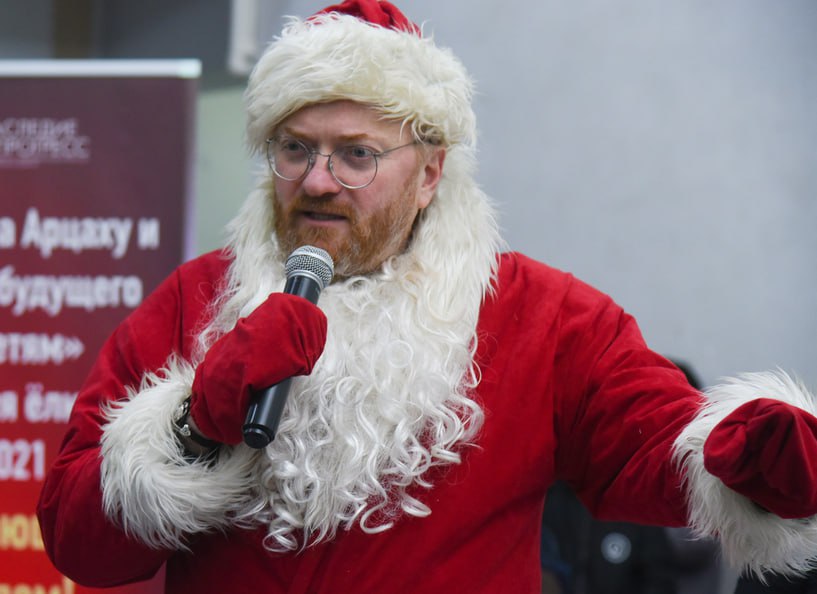 Мои любимые проститутки Депутат Милонов устроит рейды по борделям в январские праздники По его словам россияне сами присылают ему адреса и явки а традицию он менять не собирается ни сейчас ни весь 2026 год bankoffo