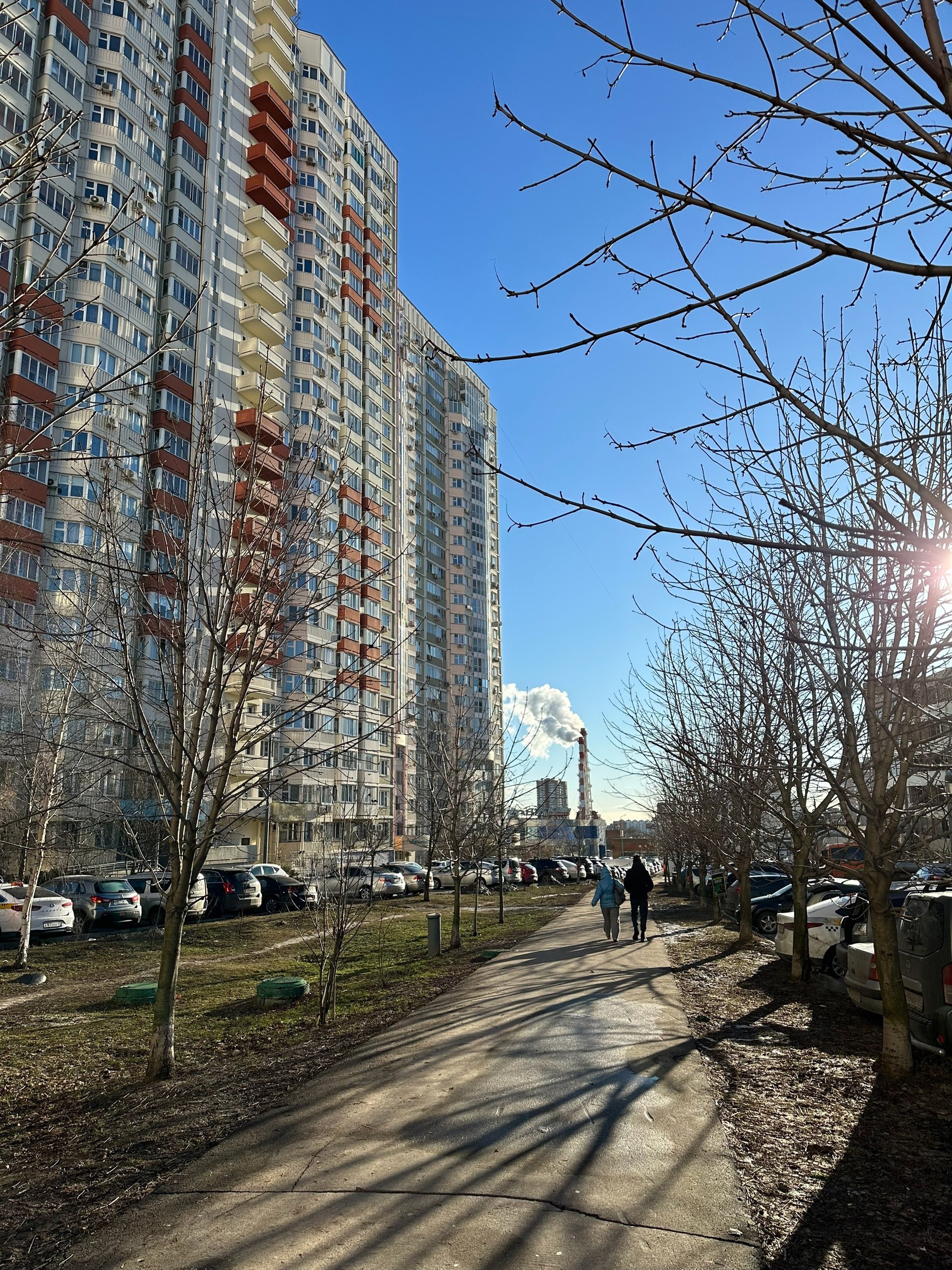 Снежный покров в Химках практически исчез    В Москве на базовой столичной метеостанции ВДНХ снежный покров и вовсе 0 см, а в Подмосковье в среднем – не более 1 см.