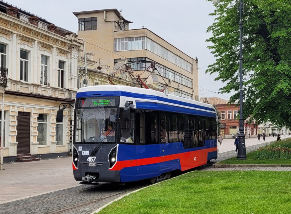 Движение трамваев ограничат в центре Владикавказа 9, 13 и 14 июля В связи с подготовкой и проведением праздничного концерта в рамках фестиваля «Вахтангов. Путь домой» в центре Владикавказа временно ограничат движение трамваев, сообщает администрация города. Ограничения будут действовать: ⏺9 июля — с 11:00 до 14:00 мск; ⏺13 июля — в течение всего дня; ⏺14 июля — с 11:00 до 14:00 мск. Подписывайтесь на «КрыльяTV»