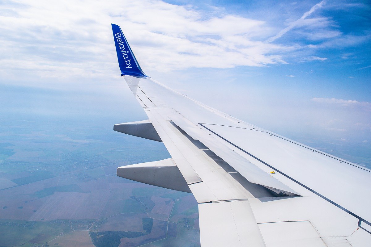 Belavia возобновит регулярные рейсы в Алматы Полеты туда были приостановлены в 2022 году Возвращение Алматы в полетную программу Belavia событие долгожданное для многих пассажиров До приостановки данного направления оно пользовалось высоким спросом прокомментировал руководитель авиакомпании Игорь Чергинец  Подробнее