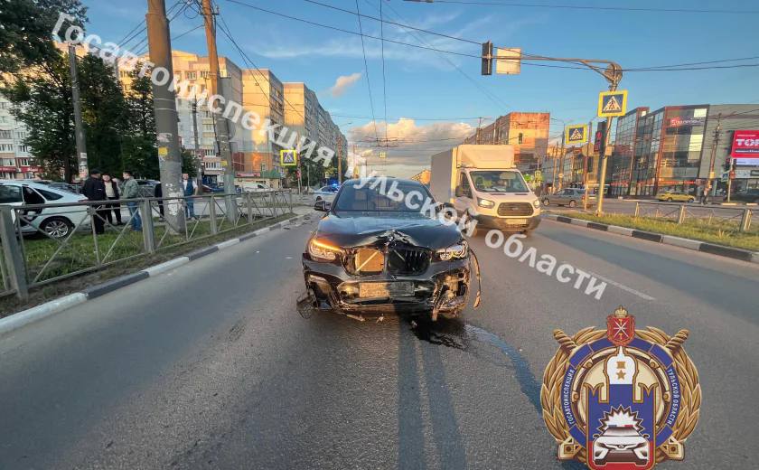 32-летнего мужчину госпитализировали после ДТП на улице Марата в Туле В Туле на улице Марата 20 мая в 19:30 произошло ДТП. По предварительной информации регионального УГИБДД, 28-летний мужчина на «Лада Гранта» поворачивал налево, не предоставил преимущества в движении и столкнулся с BMW. За рулем иномарки был 32-летний мужчина. В результате ДТП пострадал пассажир «Гранты». 32-летнего мужчину с полученными травмами госпитализировали. Источник Тульская пресса