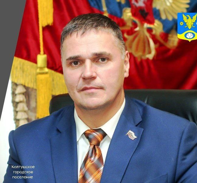 Главе Колтушей Всеволожский район Эдуарду Чирко присвоили звание «Отец-герой». К 58 годам у него официально зарегистрирован 31 ребенок. Количество женщин, родивших от Чирко, неизвестно. Родных детей у главы Колтушей 30 – 16 мальчиков и 14 девочек. Один ребенок усыновленный. Сам мужчина говорил, что до 42 лет вообще не думал о детях. Чирко поделился, что у него есть официальная жена, а от нее и первая дочь. Сколько остальных женщин и сколько у каждой детей, рассказать он не стал. Однако глава совета депутатов Колтушей заметил, что имеет несколько домов, живет «то здесь, то там», а «каждый год одна и та же женщина рожать не может».