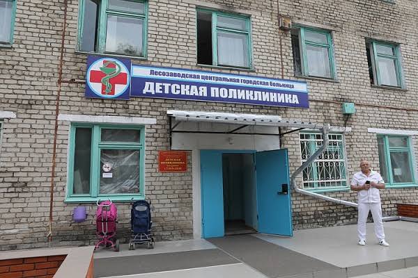Больничные долги растут: медучреждения Приморья ушли в минус на 113 млн рублей Шесть медицинских организаций Приморья накопили долгов на 113 миллионов рублей — об этом сообщил министр здравоохранения Евгений Шестопалов. Месяц назад сумма была меньше — 84,6 млн, прирост почти 25%. Основной должник — Лесозаводская ЦГБ, на неё приходится 60% всей суммы. Вопрос о финансовом спасении больниц вынесен на майскую сессию краевого парламента. / Реклама БЕСПЛАТНЫЙ КОФЕ