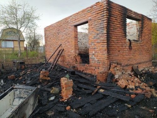 Пожары в Верхнеуслонском районе: три случая за несколько дней В Верхнеуслонском районе за несколько дней произошло три пожара. В результате никто не пострадал, но хозяевам строений нанесен значительный материальный ущерб. Причины пожаров устанавливаются дознавателем. Подробнее: