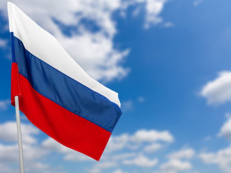 Омская область поддерживает возвращение соотечественников на Родину Губернатор Виталий Хоценко обсудил с руководителем АНО Центр переселения Путь домой Анатолием Бубликом новые направления работы по поддержке соотечественников желающих вернуться в Россию Важно поддержать каждого кто хочет жить в России подчеркнул глава региона Ключевые направления обучение и трудоустройство Самое главное чтобы люди которые приняли решение о переезде в Омскую область точно знали что у нас в регионе им рады и будут созданы все необходимые условия считает губернатор Подписаться