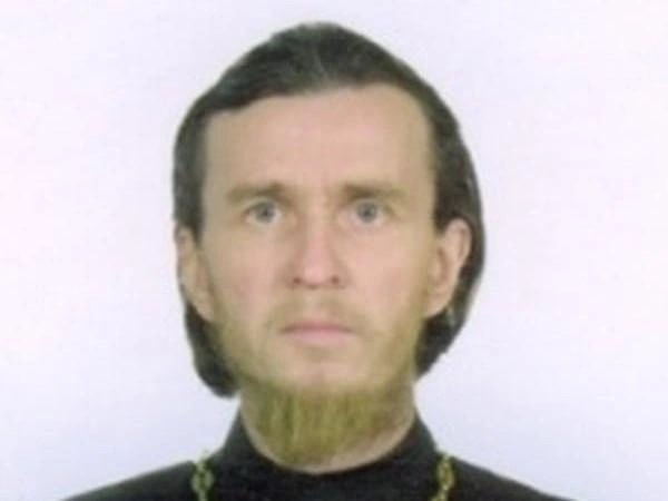 В Урюпинске покончил с собой протоиерей служитель храма Сергея Радонежского Сергий Скребцов Трагедия произошла в ночь с воскресенья на понедельник Священнослужитель родился в 1965 году В 1984 году он окончил Волгоградский строительный техникум по специальности мастер строитель а в 1997 году получал духовное образование в Волгоградском духовном училище В 2014 году он получил сан протоиерея а в 2015 становился настоятелем храма Архангела Михаила в хуторе Петровский Фото УРЮПИНСК ПРАВОСЛАВНЫЙ Vk com Читайте новости Волгограда в MAX