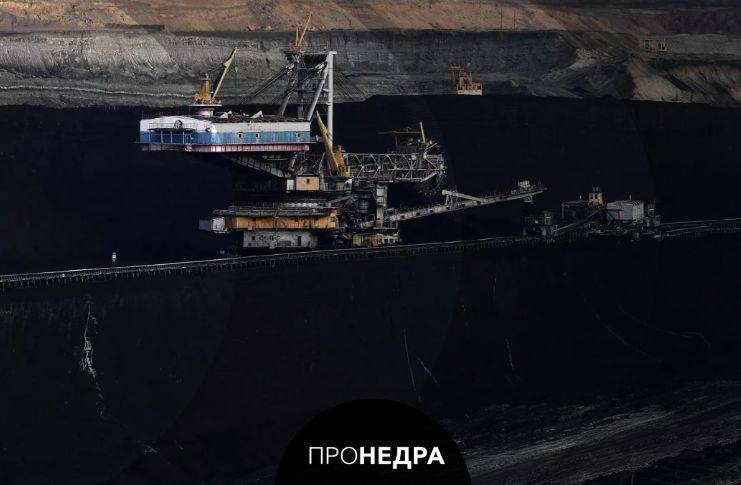 В Кузбассе остановили работу уже 17 угольных предприятий В Кемеровской области из за кризиса в угольной отрасли работу приостановили 17 предприятий сообщил губернатор региона Илья Середюк По его словам часть из них законсервирована а сотрудники перераспределены в другие компании холдингов Середюк отметил что сложности связаны с западными санкциями и падением мировых цен Всего в регионе работает 151 предприятие по добыче и обогащению угля В апреле губернатор говорил о 9 закрытых шахтах и фабриках ещё 20 находились в красной зоне   Пронедра Подписывайся