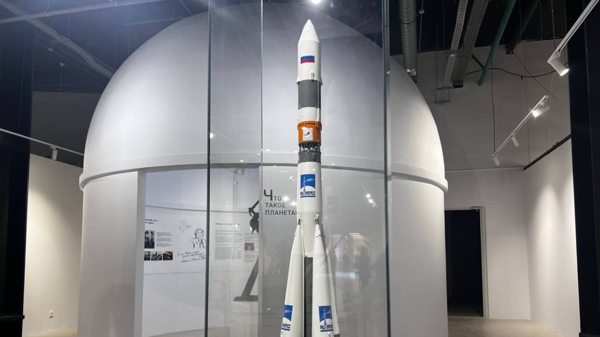 В Самаре хотят перенести срок сдачи планетария с ноября 2026 года Вице губернатор Самарской области Дмитрий Яковлев сообщил что открытие нового планетария скорее всего произойдет позже обозначенного на ограждении срока ноября 2026 года ГТРК Самара MAX lВК lОК lСАЙТ