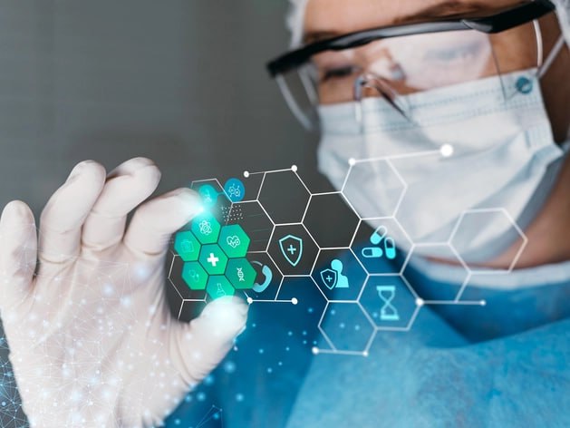 Подешевел почти на 5 млрд В Нижнем Новгороде повторно объявили торги по онкоцентру В декабре 2025 г в Нижнем Новгороде повторно объявили торги на подготовку проектной документации выполнение инженерных изысканий и строительство областного онкологического центра Начальная максимальная цена контракта теперь составляет около 9 6 млрд руб сообщается на портале госзакупок Онкоцентр разместится на расширенной территории больницы им Семашко в него войдут хирургический корпус диагностический и лабораторный блоки взрослая поликлиника конференц зал трансформер и др Реализовать проект планируется к концу 2031 г Ранее на участие в конкурсе по медучреждению объявленном в ноябре не было подано ни одной заявки Тогда начальная максимальная цена контракта была заявлена в размере более 14 млрд руб Из проектно сметной документации исключили пункт о поставке оборудования стоимостью порядка 4 8 млрд руб Деловой квартал НН