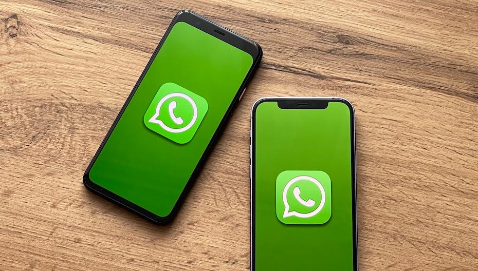 Главное ограничение WhatsApp теперь в прошлом — эта новая опция покорит любого  Команда разработчиков WhatsApp начала тестировать новую опцию — переписку с теми, кто не пользуется мессенджером. Она обнаружена в свежей бета-версии WhatsApp для Android.   Там появился интерфейс для создания чатов с людьми, которые не имеют аккаунта в мессенджере. Всё, что вам требуется, это просто создать новый чат со своей учетной записи и отправить собеседнику ссылку на него. После перехода по ссылке откроется одноразовый чат с вами в веб-интерфейсе — не потребуется ни установка приложения, ни регистрация в нем.   По сути, WhatsApp устранил главное ограничение для своих пользователей: раньше нельзя было пообщаться с теми, кто в нем не зарегистрирован, а теперь можно. Правда, пока поддерживается лишь текст; медиафайлы во временный чат отправить не получится. Таким образом команда мессенджера решила «выкрутиться» из требований ЕС по унификации платформ.