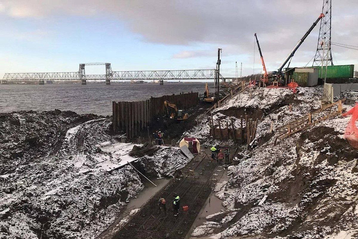На стройке мега кампуса в Архангельске началось укрепление грунта На строительной площадке будущего кампуса Арктическая звезда продолжаются масштабные работы по укреплению грунтов берега Северной Двины