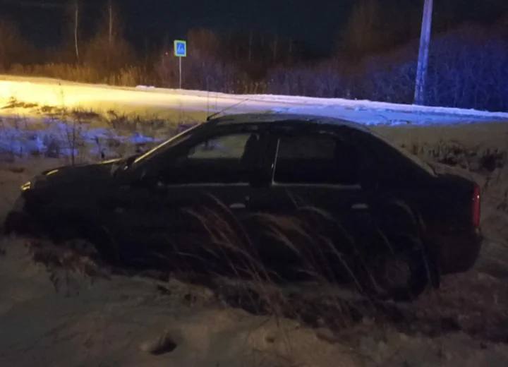 Пьяный водитель на Renault Logan в Суворове улетел в кювет.  В Суворове 15 декабря в 03:30 на улице Ленина произошло ДТП.  По предварительной информации Госавтоинспекции по Тульской области, 23-летний мужчина на Renault Logan не справился с управлением и вылетел в кювет.  В результате ДТП водитель получил травмы. Ему оказали медицинскую помощь. На момент происшествия мужчина был пьян  1,19 мг/л .  Источник Тула пресса