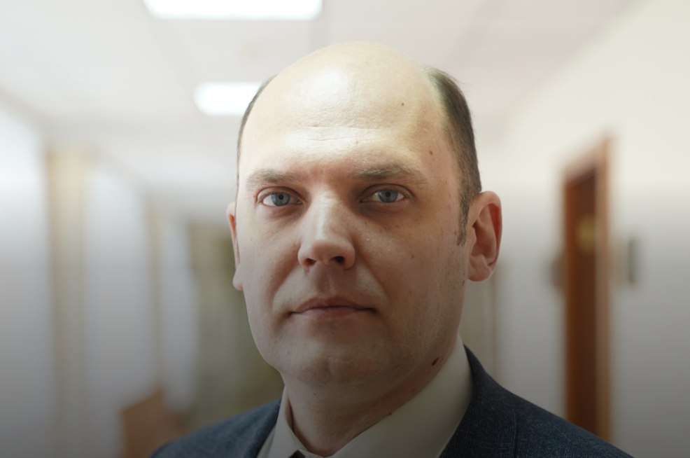 Экс директор новосибирского УКСа возглавил стройдепартамент в Томске Бывший глава Октябрьского района Новосибирска и экс директор городского Управления капитального строительства Александр Колмаков возглавил строительный блок в соседнем регионе Он официально назначен главой департамента строительства Томской области Подробнее читайте по ссылке     INFOPRO54 Фото с официального сайта администрации Томской области автор пресс служба