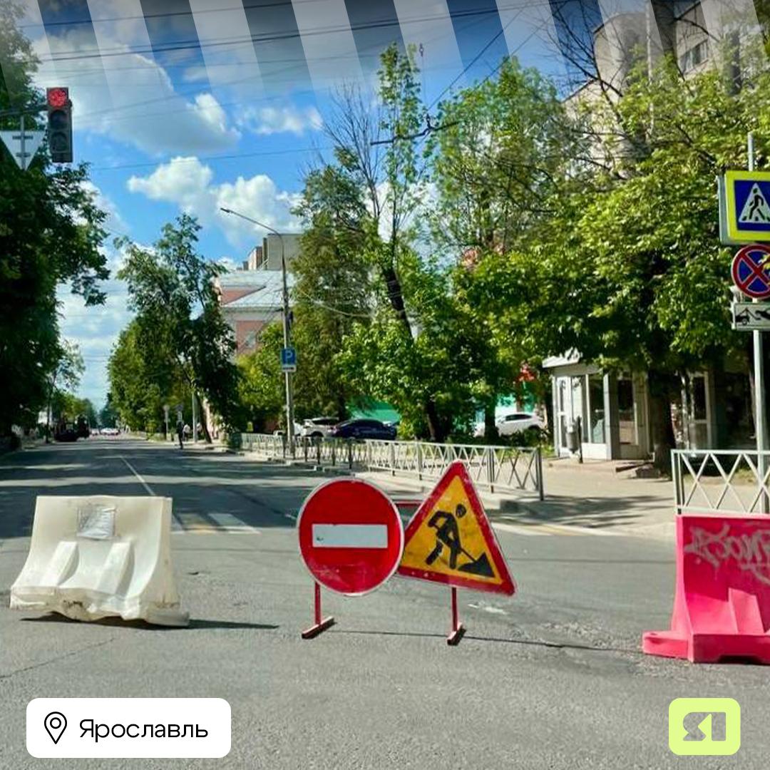 На Республиканской начали фрезеровать асфальт. Уже с самого утра — пробка на проспекте Октября, улицах Советской, Республиканской и Победы. Старайтесь объезжать этот участок дороги, чтобы не терять времени.