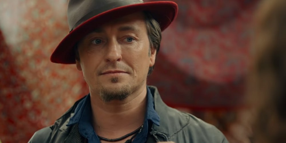 Сергей Безруков требует взыскать 500 тысяч рублей компенсации за продажу масок с его лицом Gредпринимательцы из Белгорода разместила их на Wildberries и Ozon Больше новостей в Daily News