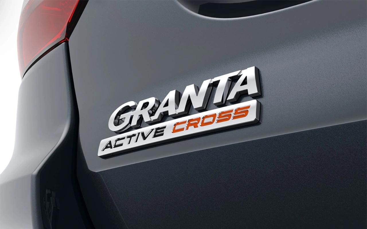 АвтоВАЗ представил новую версию Lada Granta Автомобиль получил название Active Cross и представляет из себя лифтбек с увеличенным дорожным просветом и пластмассовым обвесом кузова. Дорожный просвет модели увеличен до 198 мм, то есть он на 18 мм больше, чем у стандартной «Гранты» 180 мм . Производитель также заявляет, что автомобиль обладает оптимизированной геометрией кузова, которая обеспечивает характеристики, сопоставимые с компактными кроссоверами. Технически же Active Cross не отличается от обычного лифтбека Lada Granta. Автомобиль оснащается 1,6-литровыми моторами мощностью 90 и 106 л.с. и пятиступенчатой МКПП. В базовую комплектацию войдут две подушки безопасности, кондиционер, подогрев передних сидений, аудиосистема и другие опции. Стоимость «Гранты» в новой версии будет объявлена позже.