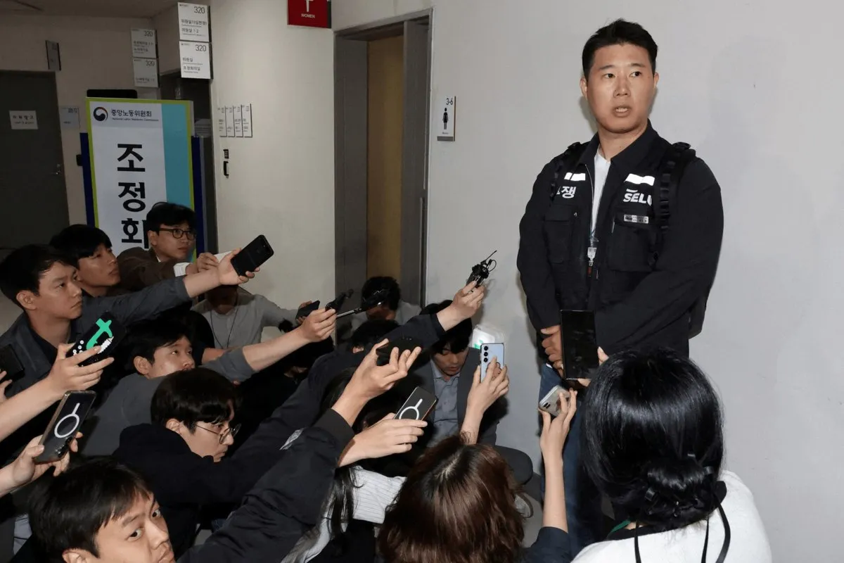 Переговоры между Samsung и её профсоюзом по поводу зарплат сорвались стороны не смогли ни о чём договориться Профсоюз требует чтобы Samsung ежегодно направляла на премиальные выплаты работникам до 15 от операционной прибыли И угрожает забастовкой она должна продлиться 18 дней с 21 мая по 7 июня 2026 года vc ru hr 2922776