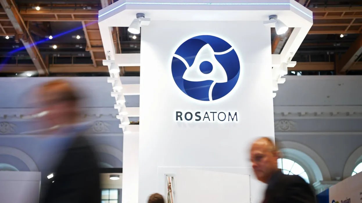 «Росатом» надеется вернуться к строительству Балтийской АЭС «Росатом» считает проект строительства Балтийской АЭС приостановленным и надеется вернуться к сооружению станции, сообщил журналистам глава корпорации Алексей Лихачёв. «Мы считаем проект строительства Балтийской АЭС не закрытым, а отложенным», — цитирует Лихачёва Интерфакс. Компания ждёт, когда сложатся экономические и политические условия, когда к проекту можно будет вернуться в полной мере, добавил глава корпорации. По мнению Лихачёва, было бы логично создать в Калининградской области свой устойчивый источник энергии. Агентство напоминает, что в феврале 2010 года стартовали работы по подготовке к строительству Балтийской атомной электростанции, расположенной вблизи Немана.