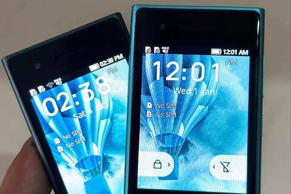 ГАДЖЕТЫ КУЛЬТОВЫЙ ТЕЛЕФОН NOKIA ВОСКРЕСЯТ Китайская корпорация HMD Global представит новую версию культового телефона Nokia Компания выложила в своих соцсетях тизер нового устройства HMD Touch 4G В фирме отметили что новый аппарат будет первым в мире гибридным телефоном Инсайдеры предположили что HMD собралась воскресить один из популярных телефонов Nokia но под своим брендом Инсайдер под ником smashx 60 опубликовал в X изображение HMD Touch 4G Девайс получит компактный прямоугольный корпус и цветной экран На задней панели гаджета будет расположена одинарная камера со вспышкой и надпись HMD Специалист полагает что HMD по сути воскресит телефон Nokia N9 который вышел в середине 2011 года HMD до 2025 года выпускала смартфоны и кнопочные телефоны под брендом Nokia но затем наладила производство смартфонов уже под своей торговой маркой При этом журналисты Android Authority заметили что сходство между Nokia N9 и HMD Touch 4G кажется им очевидным Также они объяснили что стоит понимать под термином гибридный телефон аппарат с сенсорным дисплеем но с производительностью простого кнопочного телефона ФОТО smashx 60 X аврорамедиа гаджеты Telegram экосистема АВРОРА  МЕДИА МЕДИА НОВОСТИ РЕГИОН ЛАЙФ СПОРТ ГЕРЛЗ ХАЙТЕК ПЕРСОНЫ ИНСАЙД КРИМИНАЛ МОЛОДОСТЬ LIVE АВРОРА  МЕДИА YOUTUBE RUTUBE