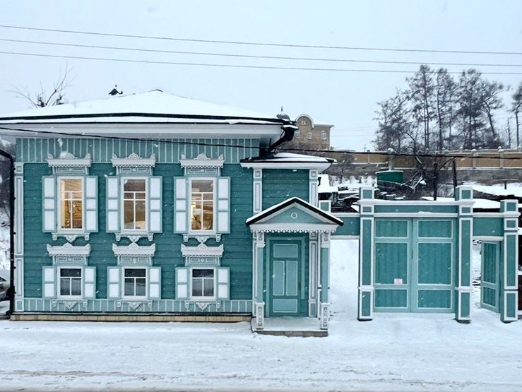 В Иркутске стартовала федеральная программа льготного кредитования под 9% годовых на реставрацию объектов культурного наследия.   Это позволит привлечь инвесторов к восстановлению исторических зданий, многие из которых десятилетиями находились в аварийном состоянии.  «Мы видим, как инвесторы уже начинают проявлять интерес, и уверены, что льготные условия помогут ускорить процесс реставрации», – отметил мэр Иркутска Руслан Болотов.
