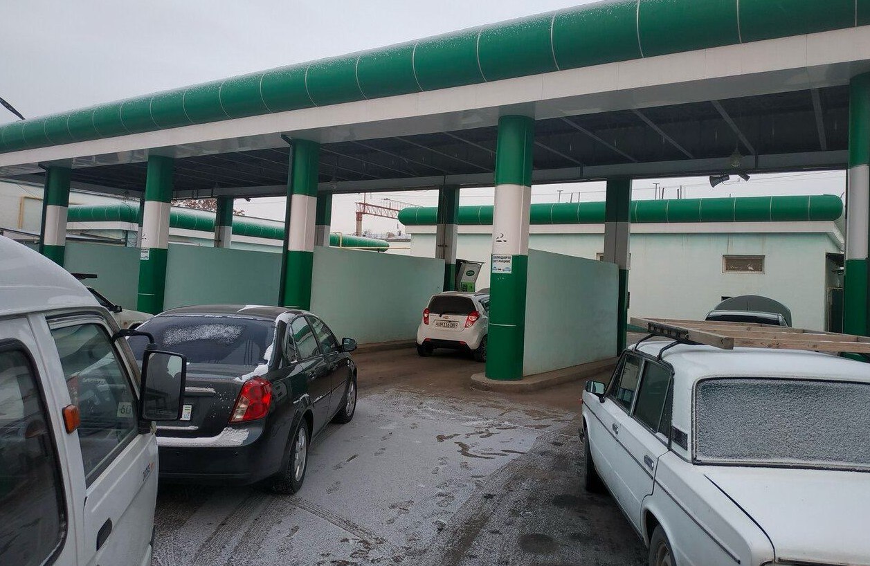 В Узбекистане из за похолодания ввели ограничения на работу метановых заправок   repost uz snizilos davlenie v trubax Подписывайтесь на Repost