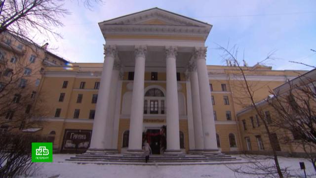 Ленфильм должны передать Петербургу до конца мая Такое распоряжение подписал премьер министр Михаил Мишустин Росимущество должно в четырехмесячный срок осуществить передачу всех акций киностудии из федеральной собственности в региональную О смене владельца Ленфильма в Смольном заявляли еще прошлой осенью В декабре 2025 го указ о передаче петербургской киностудии подписал президент Владимир Путин Подписаться на НТВ Петербург Буст канала