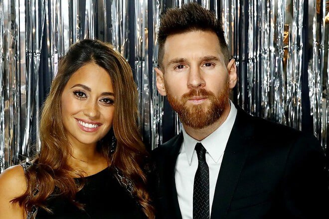 Сестра Лионеля Месси получила серьезные травмы в ДТП Мария Соль Месси сестра аргентинского футболиста Лионеля Месси попала в дорожно транспортное происшествие в Майами По данным СМИ она не справилась с управлением и врезалась в стену В результате аварии Мария Соль получила несколько травм включая переломы позвонков пятки и запястья Сообщается что ее жизни ничего не угрожает Из за случившегося девушка была вынуждена отложить свадебную церемонию которая должна была состояться 3 января 2026 года в Росарио ruoxuaz ЛионельМесси ДТП   Новости Азербайджана Написать нам