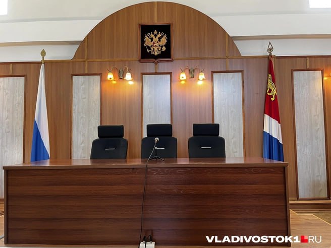 5 июня в Первомайском районном суде Владивостока стартовал судебный процесс по резонансному делу о хищении имущества АО «Восточная верфь». Главный обвиняемый — бывший прокурор Приморского края Валерий Василенко, который, по версии следствия, входил в организованное преступное сообщество ОПС , возглавляемое бывшим депутатом заксобрания края и экс-совладельцем предприятия Геннадием Лазаревым. Подробности - в материале. Подписаться
