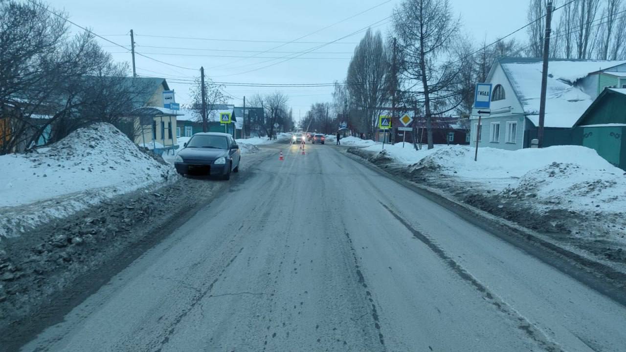 Водитель сбил ребенка на пешеходном переходе в Бузулуке  #Про_Происшествия  В Бузулуке в ходе ДТП пострадал 9-летний школьник. По уточненным данным Госавтоинспекции Оренбуржья, 38-летний водитель «Лады Приора» ехал по улице 13 Линия в сторону улицы Белинского и допустил наезд на ребенка, который переходил дорогу по нерегулируемому пешеходному переходу.  Врачи диагностировали у пострадавшего сотрясение головного мозга, закрытую черепно-мозговую травму, ушиб левой стопы. После оказания медицинской помощи его отпустили домой.  Фото: Госавтоинспекци Оренбуржья