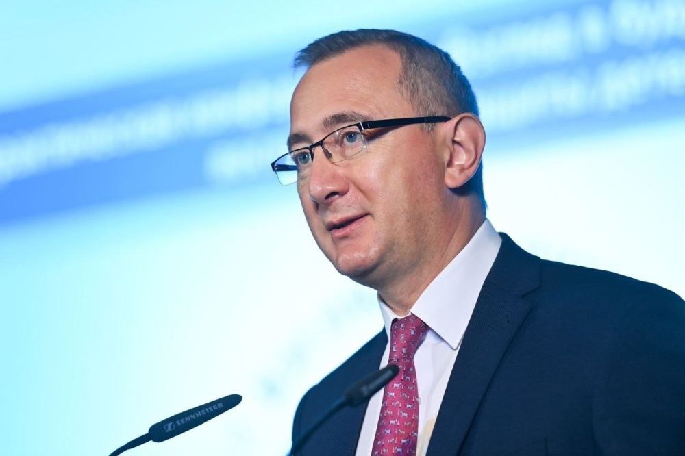 «Единая Россия» поддержала Владислава Шапшу «Президиум поддержал мою кандидатуру на пост губернатора Калужской области на следующие пять лет. Общее решение однопартийцы примут на конференции. А самое главное — жители области во время выборов. Свою программу представлю позже», — написал губернатор Калужской области Владислав Шапша в своём тг-канале. Он отметил, что особое внимание в работе предстоит уделять экономике и социальной сфере. Также в основу работы новой народной программы партии должны лечь наказы избирателей. Выборы губернатора Калужской области намечены на единый день голосования 14 сентября 2025 года. Выборный