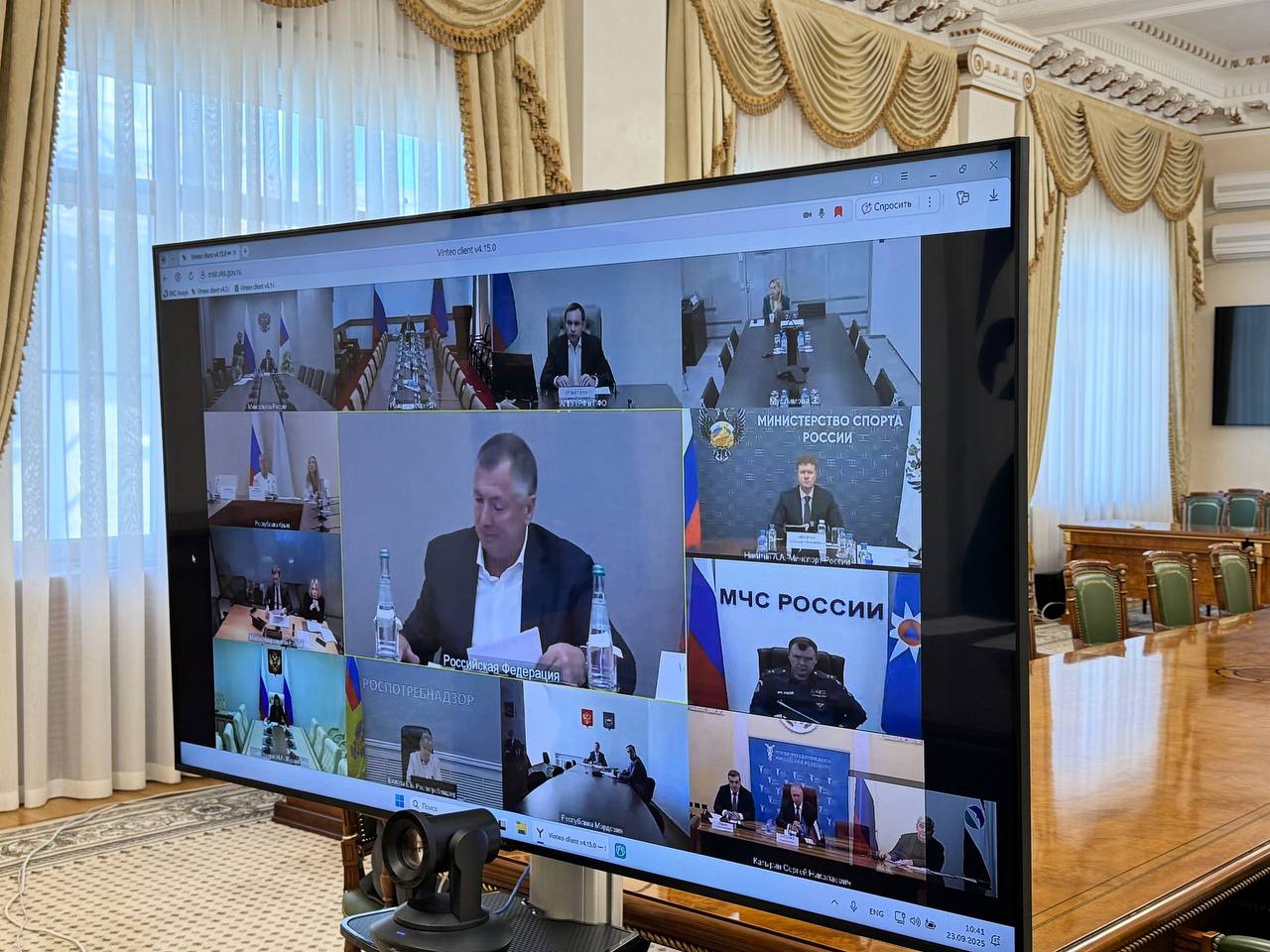 Экономический форум Россия Исламский мир вновь пройдет в Казани в мае будущего года Сегодня состоялось заседание оргкомитета по итогам XVI Международного экономического форума Россия Исламский мир KazanForum и подготовке к его проведению в следующем году Провел заседание заместитель Председателя Правительства России Марат Хуснуллин Подробнее здесь