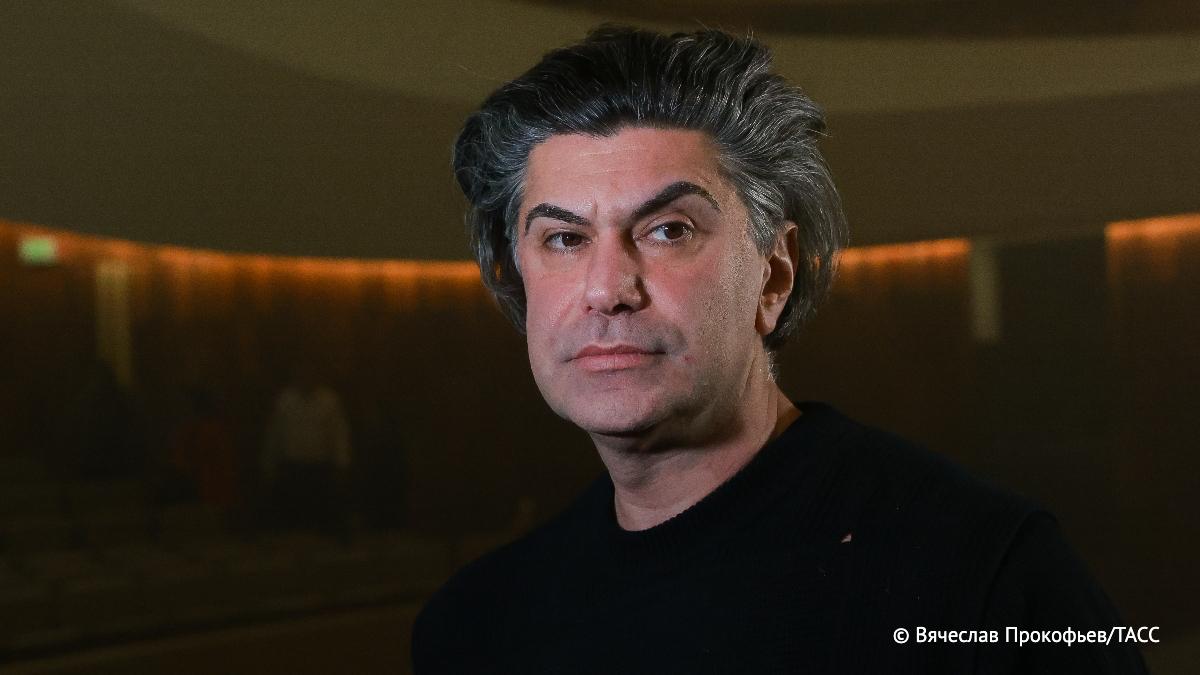 Николай Цискаридзе выйдет на сцену МХТ им. Чехова под псевдонимом Максим Николаев. Он сыграет Людовика Великого в спектакле "Кабала святош". / Москва