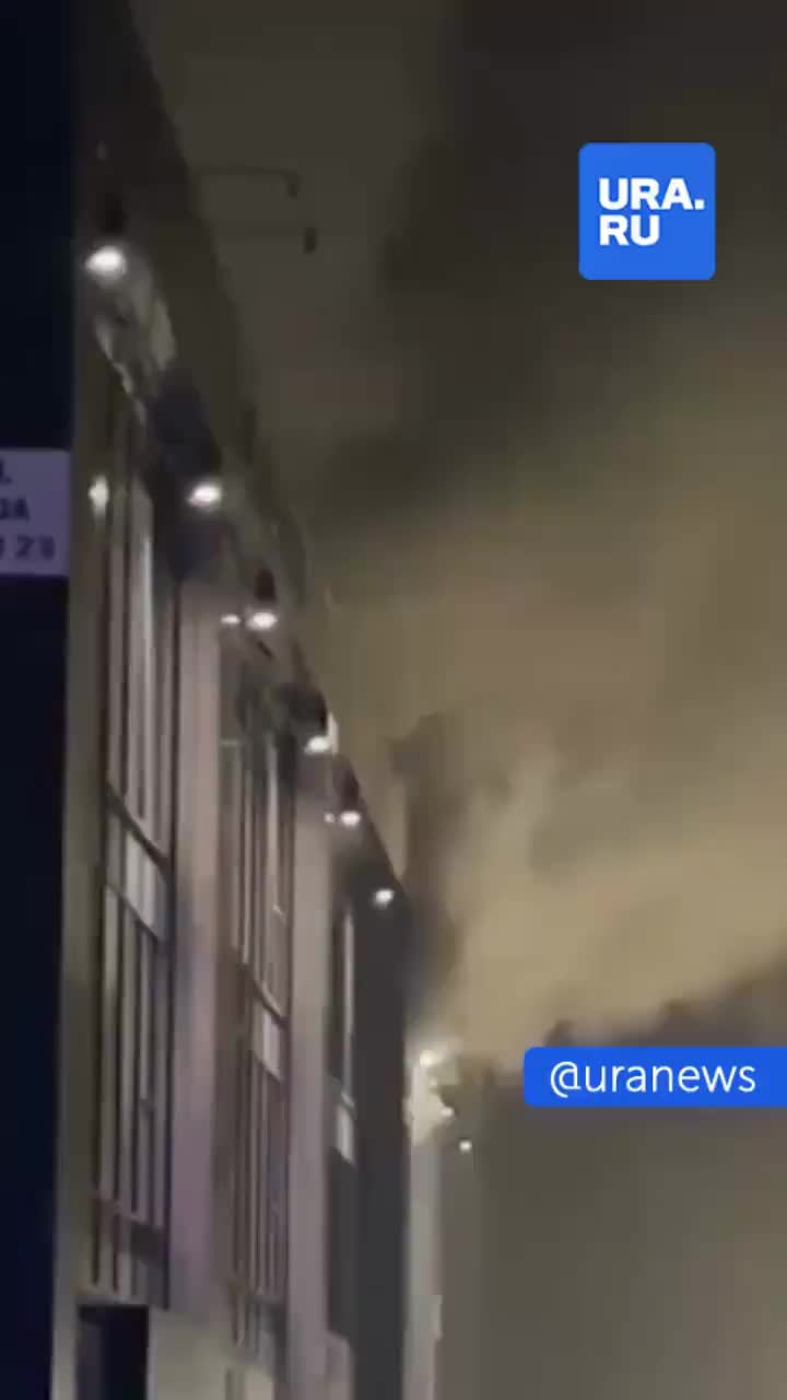 Пожар на складе химикатов в Виланове вызывает предупреждение для 150 тыс. жителей