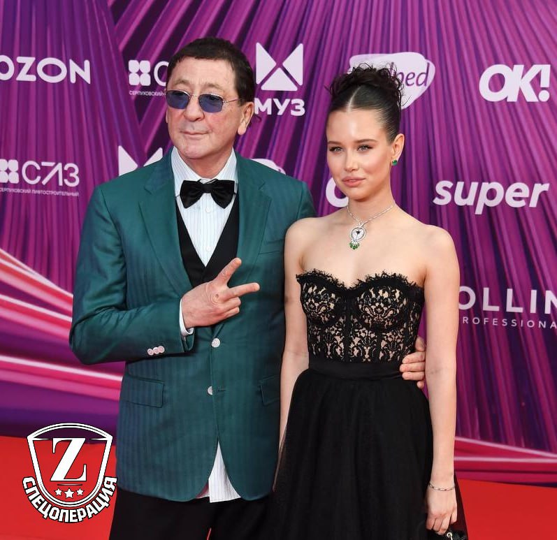 Лепс расстался со своей 19 летней невестой Авророй Кибой Пара разошлась во время совместного отпуска в Таиланде Ранее они планировали свадьбу Записки Феликса отправь другу