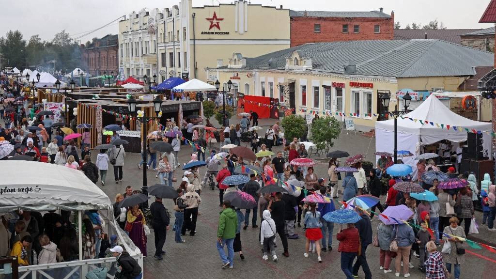 30 августа жители Барнаула отметят День города К 295 летию краевой столицы власти подготовили программу из более 50 мероприятий   clck ru 3Nmx3j