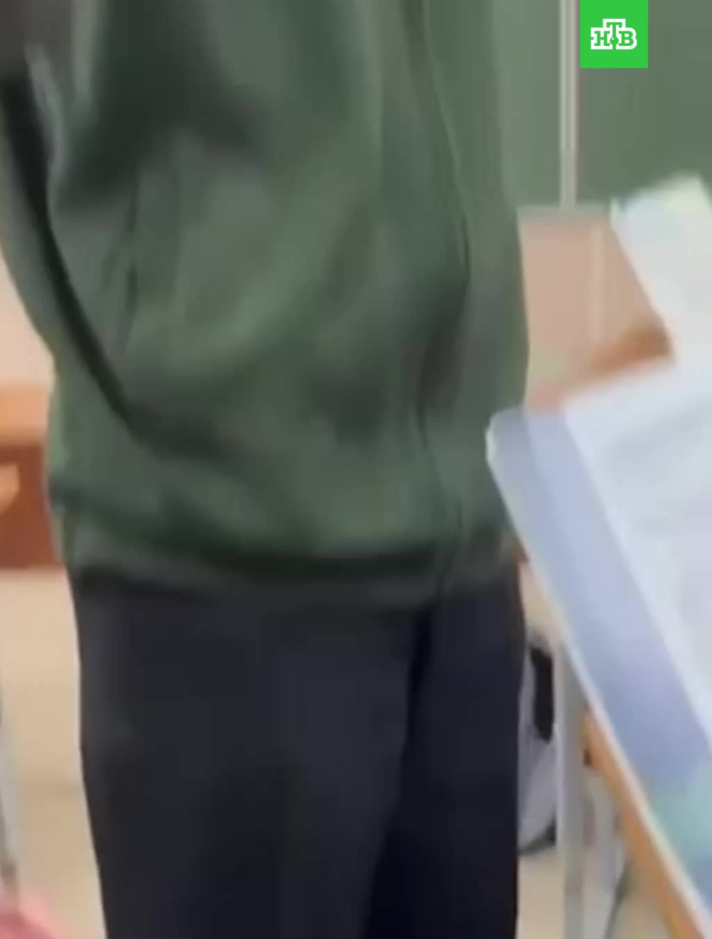 Конфликт ученика и учителя в московской школе: родители требуют отчисления