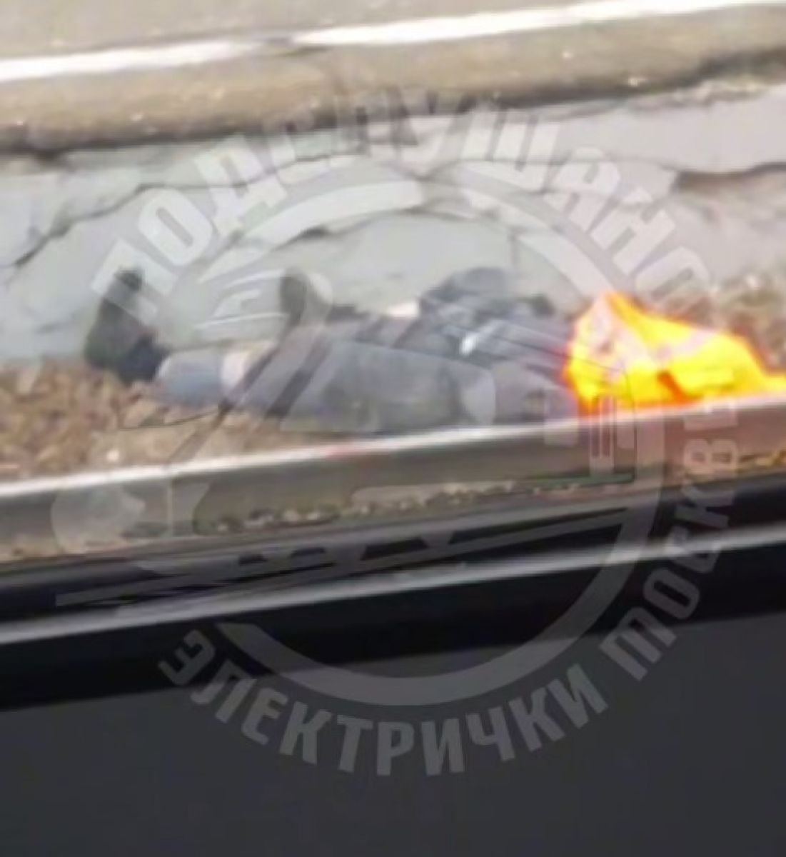 Во Владимирской области мужчина погиб под колесами поезда На станции Александров-1 мужчина погиб под колесами поезда. Он оступился при попытке покинуть локомотив, движущийся на небольшой скорости. ↗ Прислать новость Подписаться