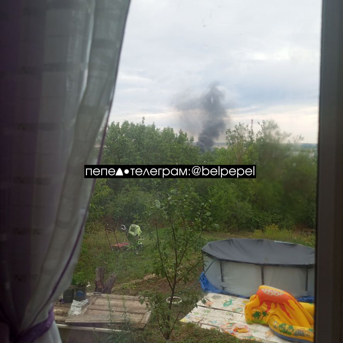 В районе села Стрелецкое Белгородского района поднимается столб дыма. Обновлено в 9:33: в МЧС сообщили, что в Белгороде в районе улицы Мирная загорелся мусор. Подписаться на «Пепел»