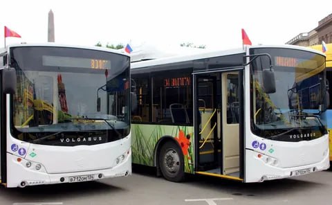 Волжская автоколонна увеличила количество рейсов на маршруте 123 Волжский Волгоград Как сообщили в транспортном предприятии дополнительные рейсы введены с26 января Всего добавлено по три рейса в каждом направлении Из Волжского автобусы будут отправляться в 8 20 12 00 и 15 35 Из Волгограда в 9 50 13 30 и 17 05 Интервал движения автобусов в пиковые часы по прежнему составит 15 20 минут События по волгоградски по волгоградски